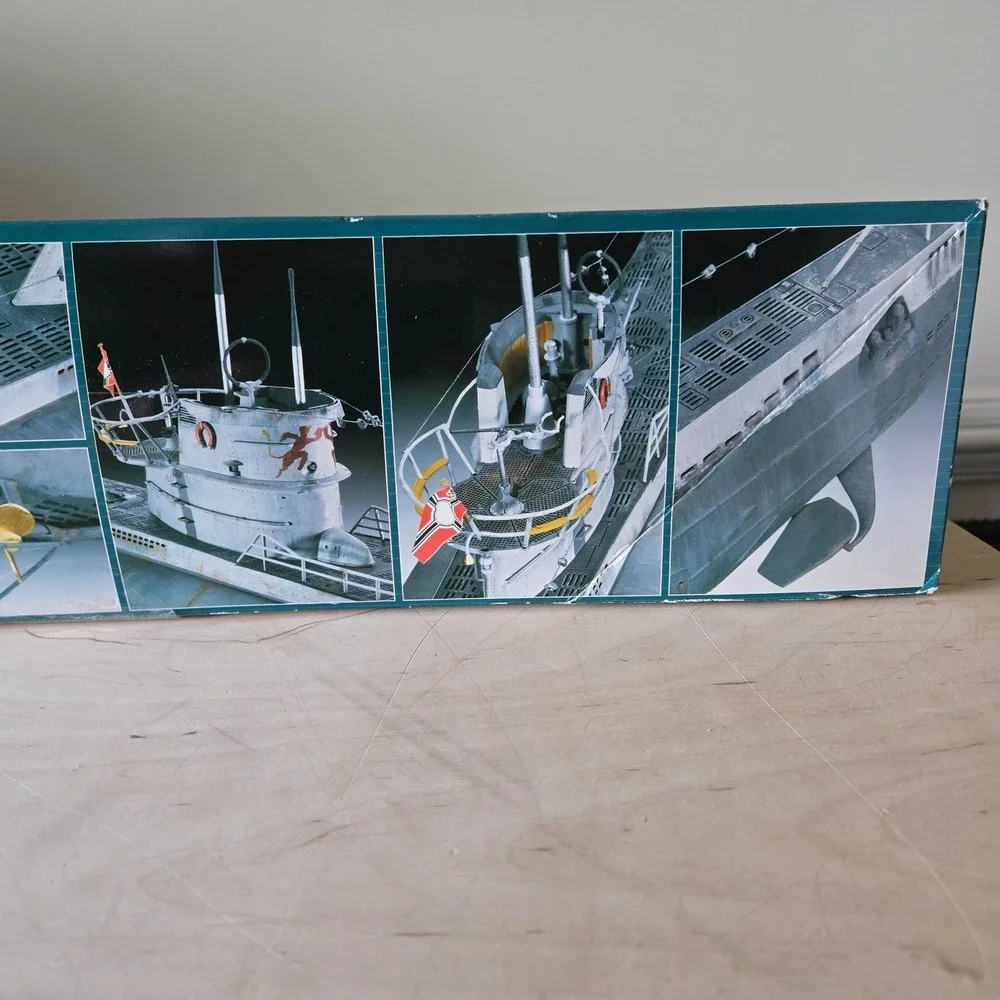 Revell Vintage 1/72 German Submarine Type VII C Wolf‎ Pack Model Kit 05015